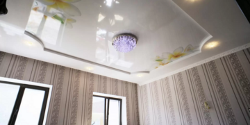 Переосмысление домашнего интерьера: Почему натяжные потолки превосходят традиционные потолки из гипсокартона