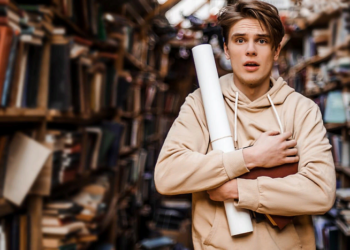 Купити курсову роботу: переваги співпраці з професіоналами