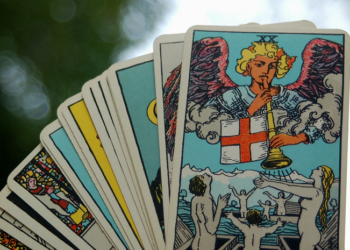 История возникновения карт Таро и правила гадания
