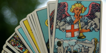 История возникновения карт Таро и правила гадания