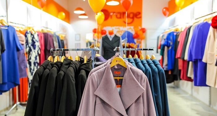 Великий асортимент одягу та взуття у популярному магазині CAT ORANGE