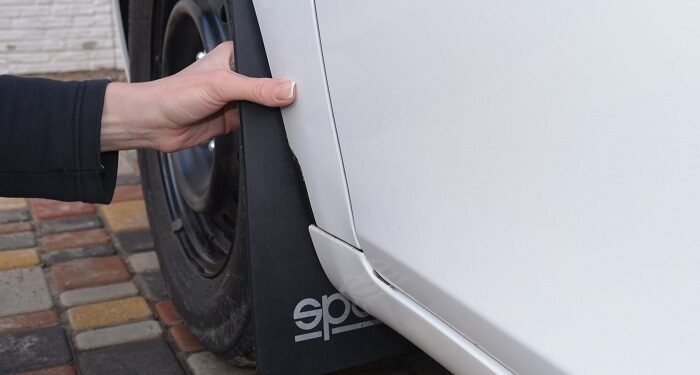 Основные этапы монтажа брызговиков: правила и рекомендации