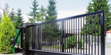 Откатные ворота: идеальное сочетание функциональности и элегантности
