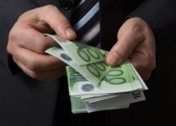 Як обміняти євро в Україні вигідно: правила та рекомендації