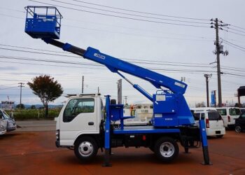 Оренда автовишок у Дніпрі: зручність та надійність