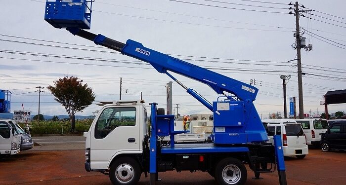 Оренда автовишок у Дніпрі: зручність та надійність