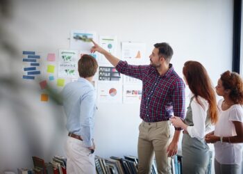 Чому варто звернутися до інтернет-агенства і основні переваги