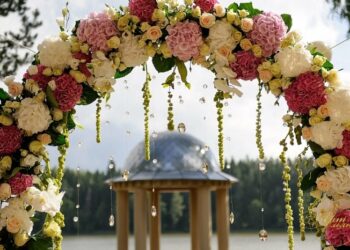 Арки з квітів Marta Flowers: оригінальна прикраса для заходів