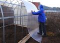 Як ремонтувати теплицю з тепличних плівок