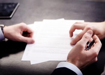 Договор купли-продажи квартиры у нотариуса в Киеве