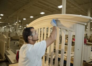 Edge processing in furniture manufacturing: features and benefits of the service