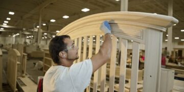 Edge processing in furniture manufacturing: features and benefits of the service