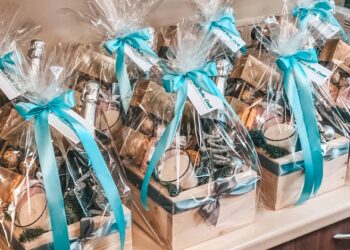 Корпоративні новорічні подарунки з логотипом: традиції, ідеї та значення