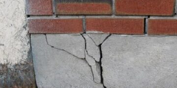 Як відреомнтувати тріщини в фундаменті: основні правила та рекомендації