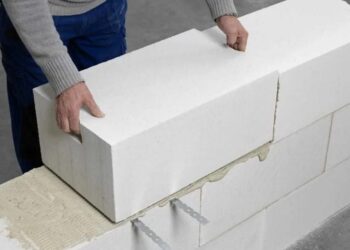 “Тихі вбивці” вашого будинку: ТОП-5 неочевидних помилок при будівництві з газоблоку
