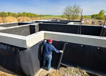 Гідроізоляція фундаменту: чому це критично важливо для довговічності будинку