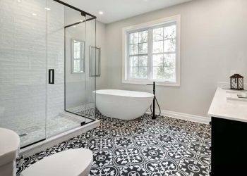 Modern bathroom renovation trends: materials, layout, and technology