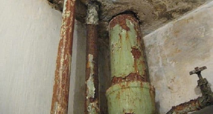Чому проблеми з каналізацією в старих будинках відрізняються – польовий гід