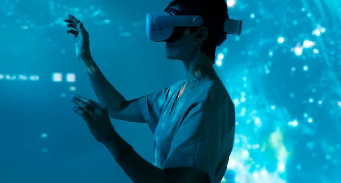 VR headsets as a tool for earning money from virtual games and entertainment